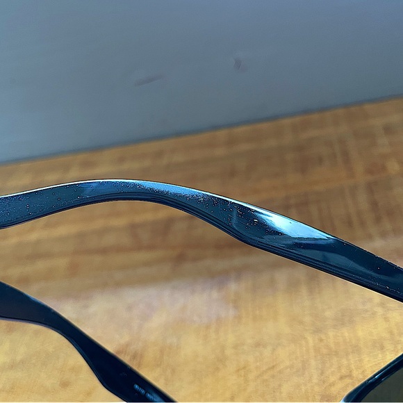 Ray-Ban “New Wayfarer 2132” Polarized Sunglasses, Unisex Style - Picture 11 of 11